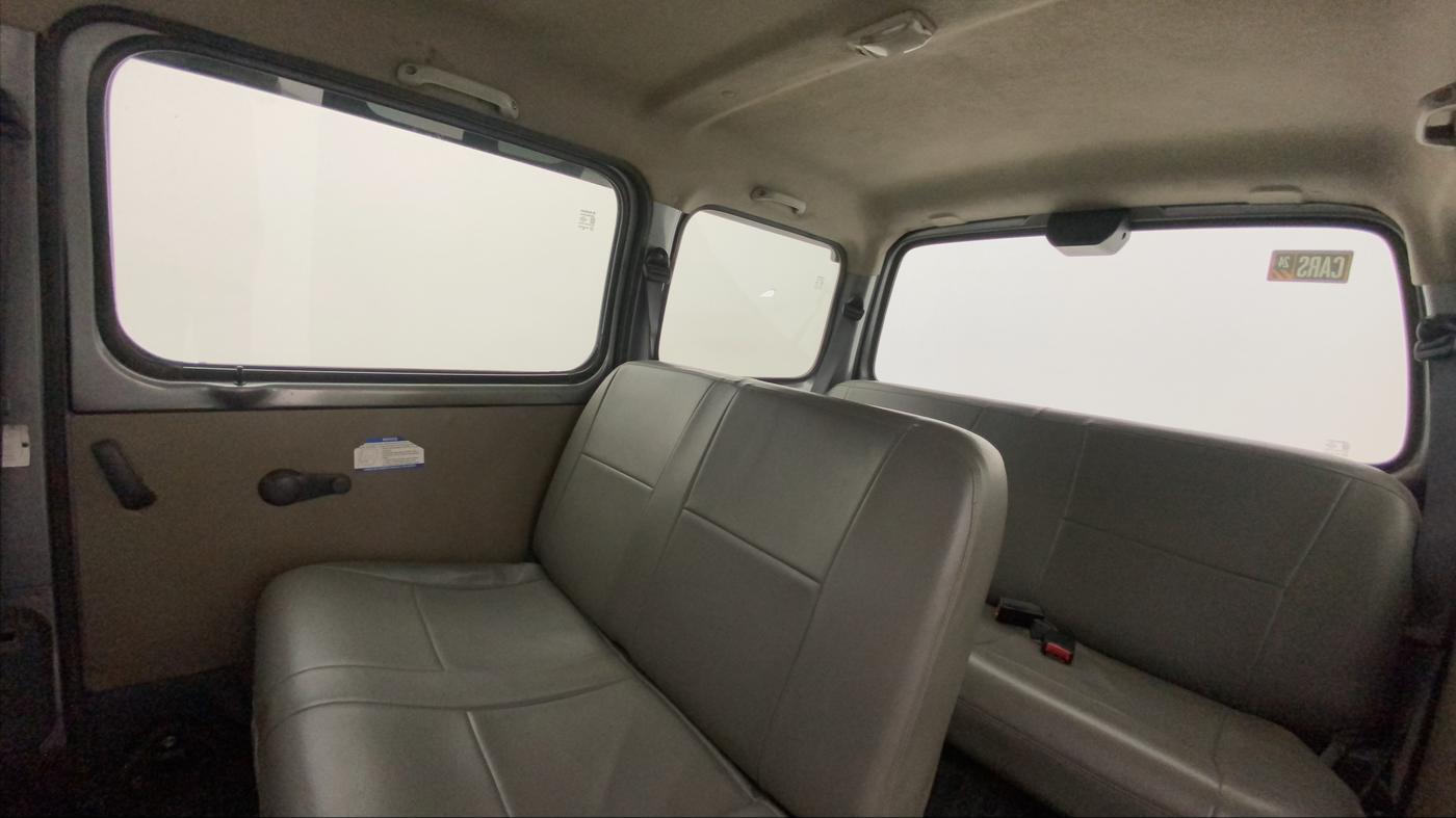 2017 Maruti Eeco 7 STR, Petrol, Manual, 60,941 km, Right Side Rear Door Cabin