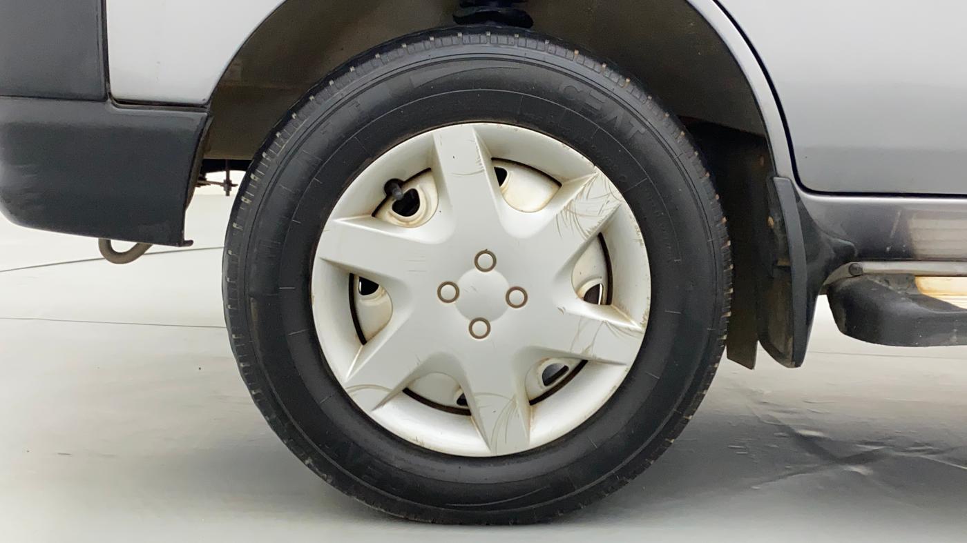 2017 Maruti Eeco 7 STR, Petrol, Manual, 60,941 km, Left Front Wheel