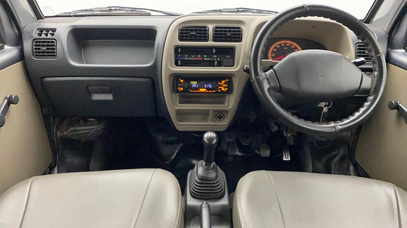 2017 Maruti Eeco 7 STR, Petrol, Manual, 60,941 km, Dashboard