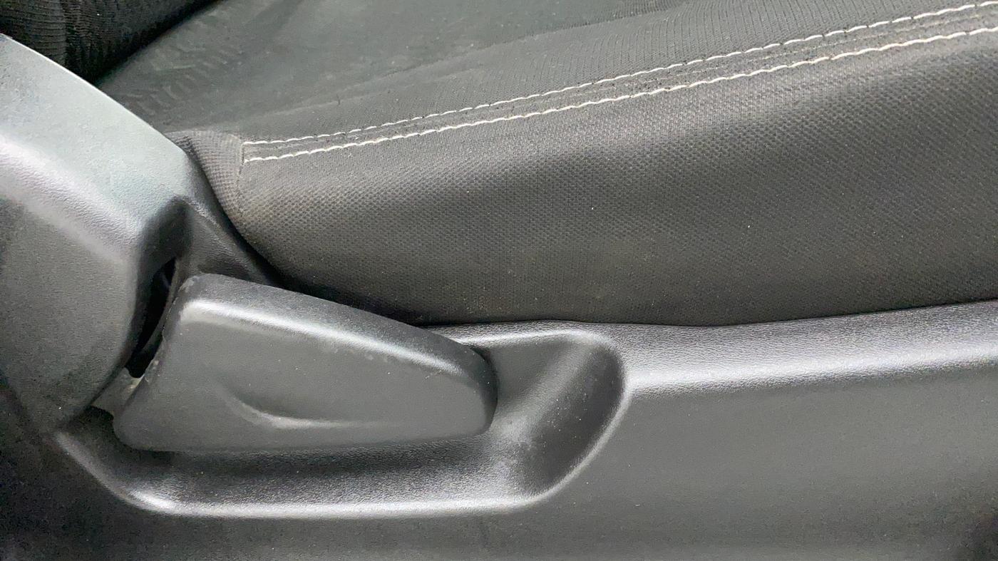 2018 Datsun Redi Go A, Petrol, Manual, 33,659 km, Driver Side Adjustment Panel