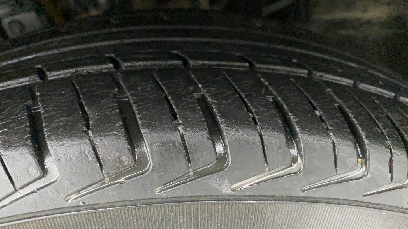 2018 Datsun Redi Go A, Petrol, Manual, 33,659 km, Left Front Tyre Tread