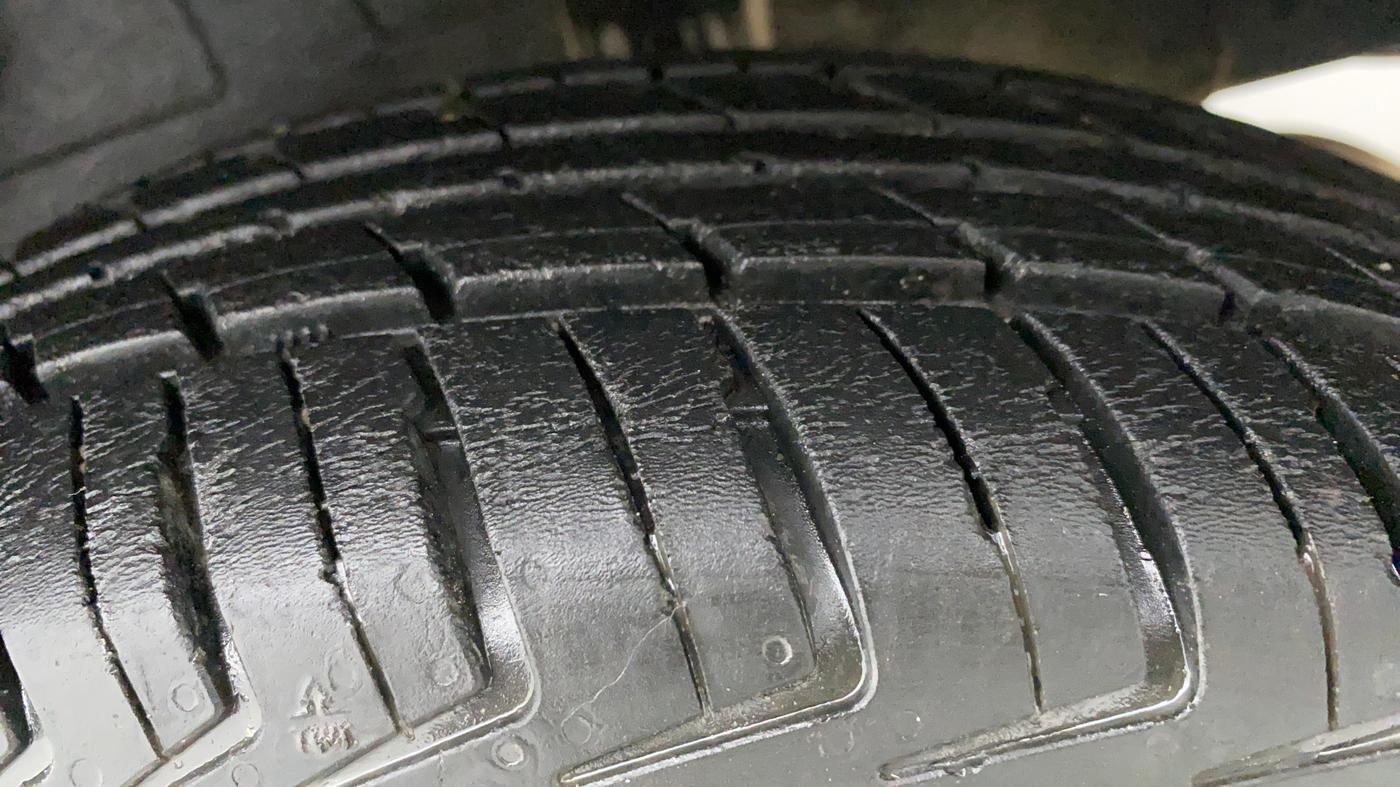2018 Datsun Redi Go A, Petrol, Manual, 33,659 km, Left Rear Tyre Tread