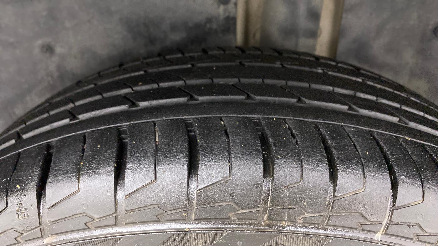 2020 MG HECTOR PLUS SHARP 1.5 PETROL TURBO DCT 6-STR, Petrol, Automatic, 64,824 km, Left Rear Tyre Tread