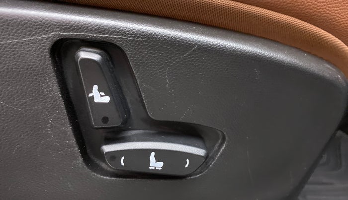 2020 MG HECTOR PLUS SHARP 1.5 PETROL TURBO DCT 6-STR, Petrol, Automatic, 64,824 km, Driver Side Adjustment Panel
