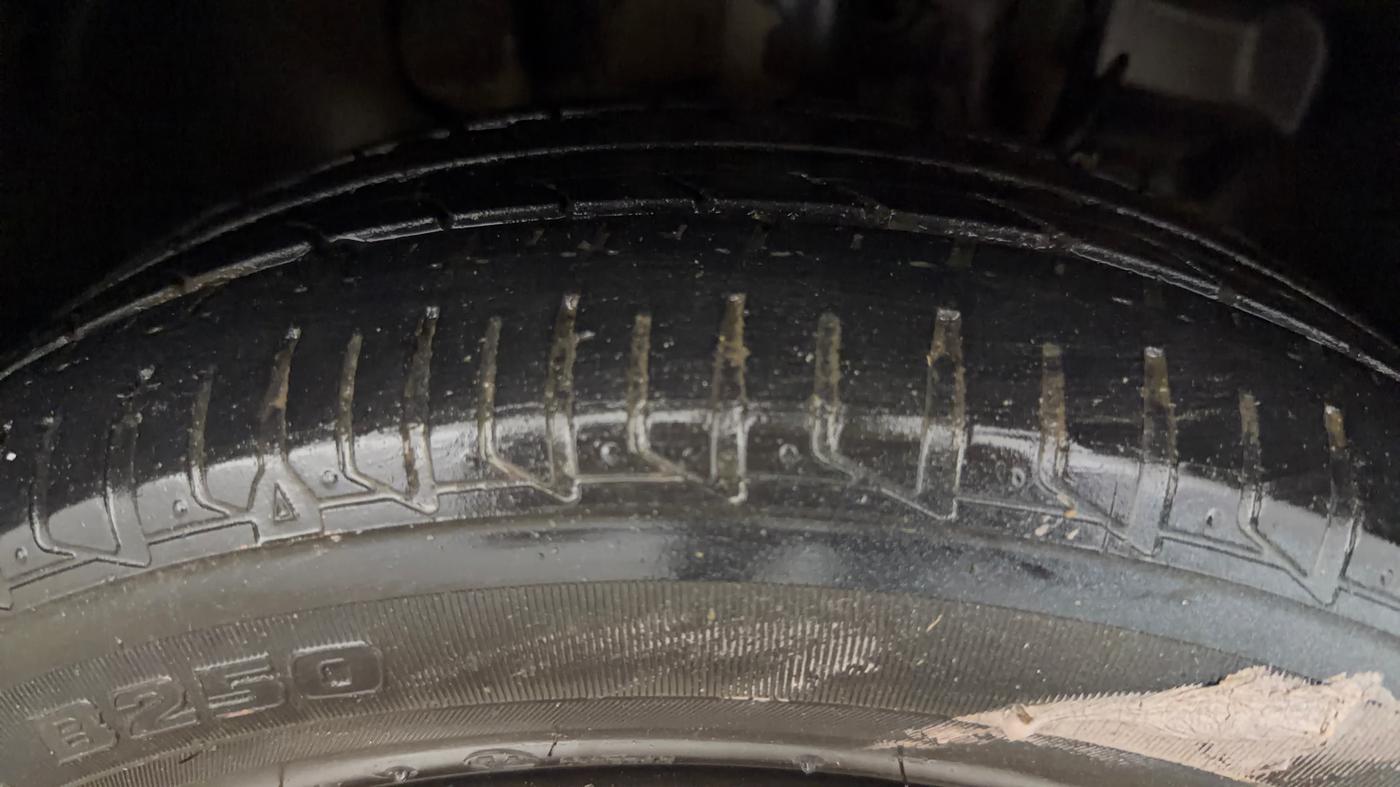 2022 Tata Tiago XZ PLUS CNG, CNG, Manual, 80,793 km, Right Front Tyre Tread