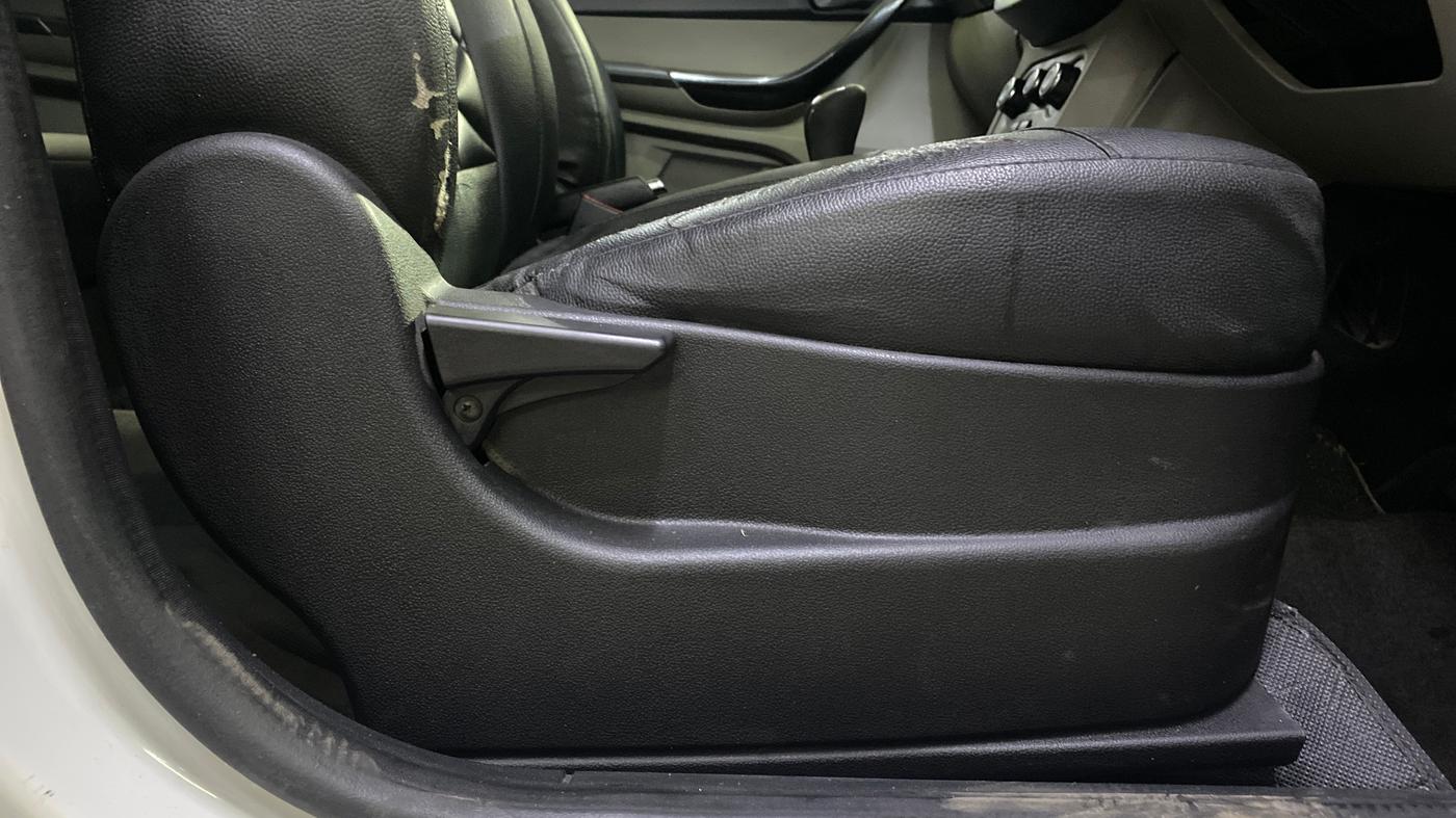 2019 Tata Tiago XT PETROL, Petrol, Manual, 1,08,114 km, Driver Side Adjustment Panel