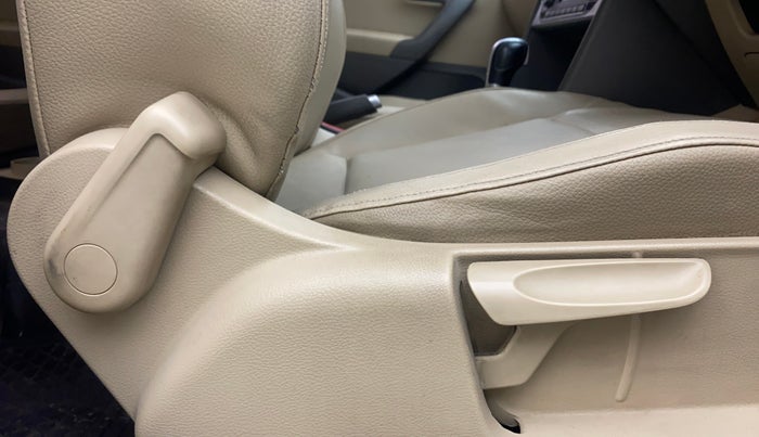 2016 Volkswagen Vento HIGHLINE 1.5 AT, Diesel, Automatic, 1,39,735 km, Driver Side Adjustment Panel