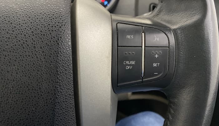 2017 Mahindra XUV500 W8, Diesel, Manual, 27,728 km, Adaptive Cruise Control