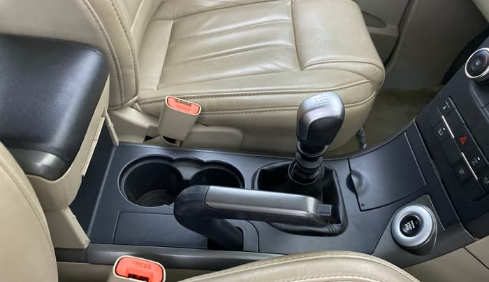 2017 Mahindra XUV500 W8, Diesel, Manual, 27,728 km, Gear Lever