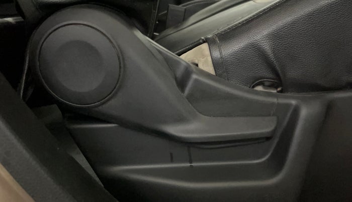 2021 Maruti New Wagon-R LXI CNG (O) 1.0, CNG, Manual, 57,035 km, Driver Side Adjustment Panel