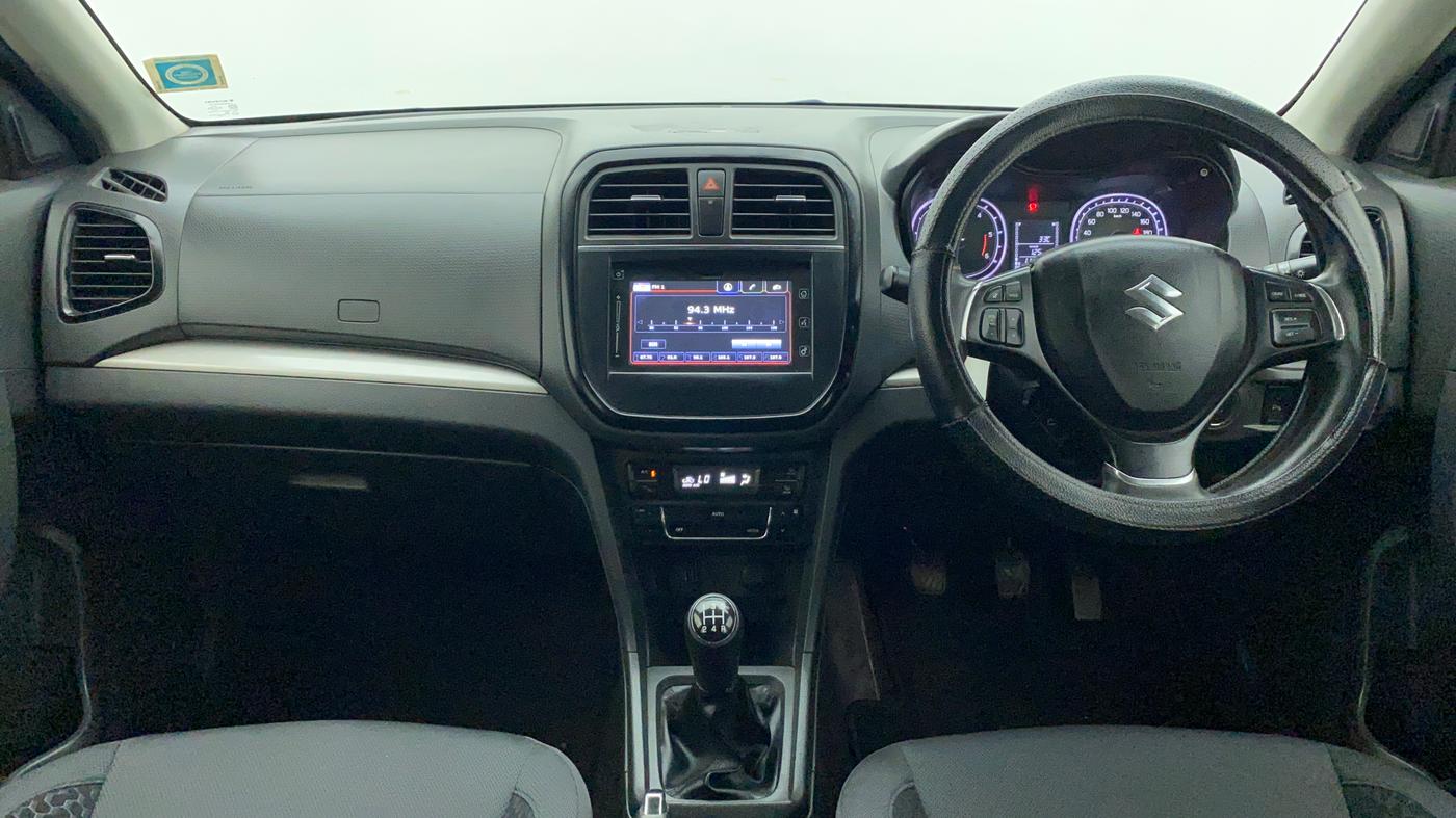 2016 Maruti Vitara Brezza ZDI PLUS DUAL TONE, Diesel, Manual, 1,11,377 km, Dashboard View