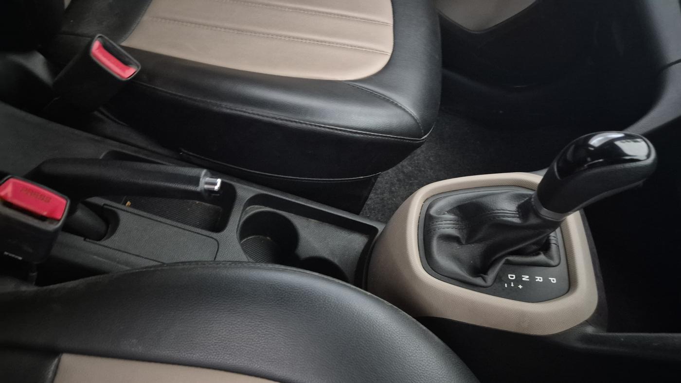 2018 Hyundai Grand i10 SPORTZ AT 1.2 KAPPA VTVT, Petrol, Automatic, 40,843 km, Gear Lever