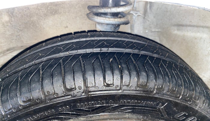 2015 Maruti Alto K10 VXI, Petrol, Manual, 88,098 km, Left Front Tyre Tread