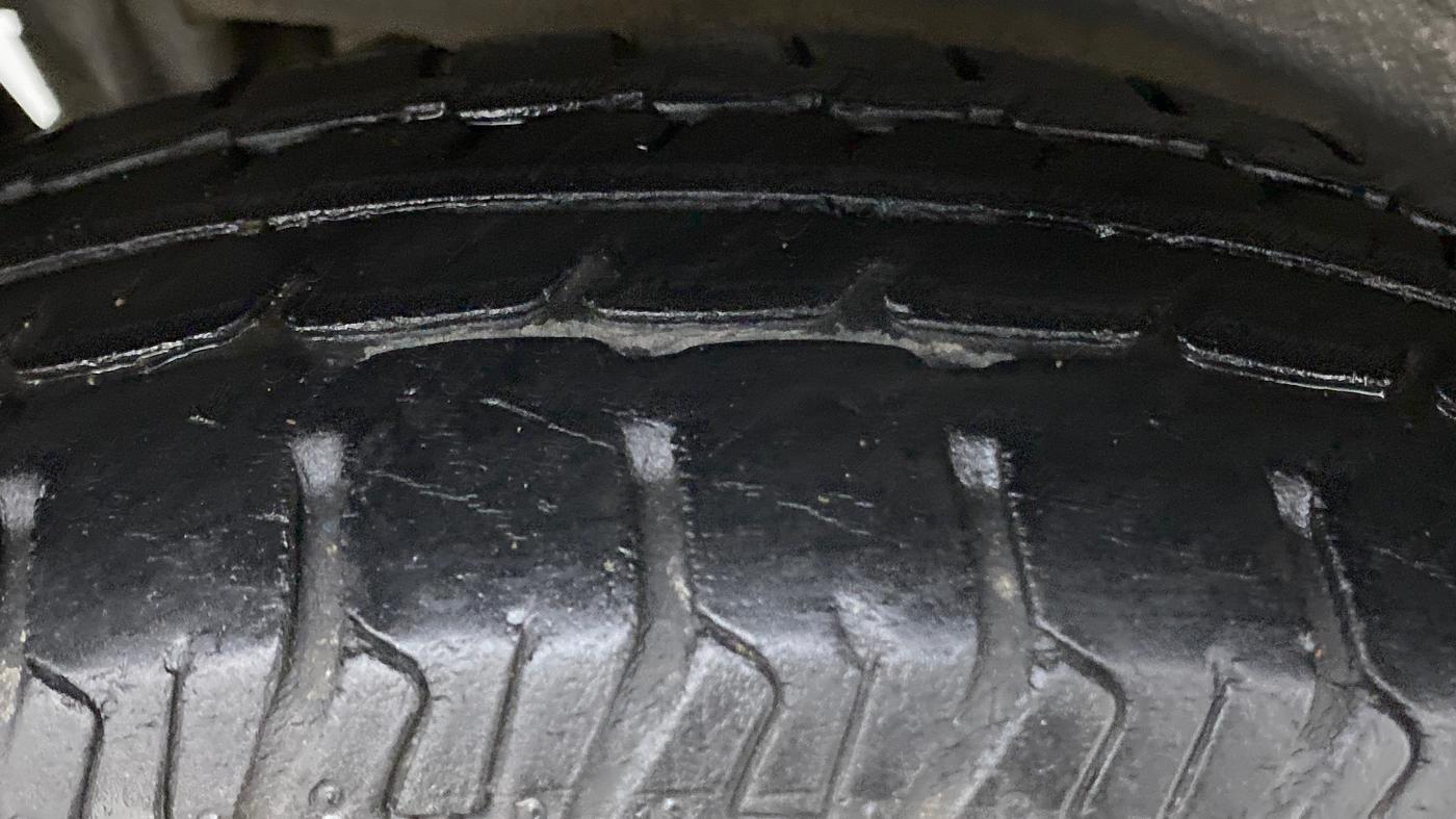 2017 Maruti Wagon R 1.0 LXI CNG, CNG, Manual, 31,759 km, Right Rear Tyre Tread