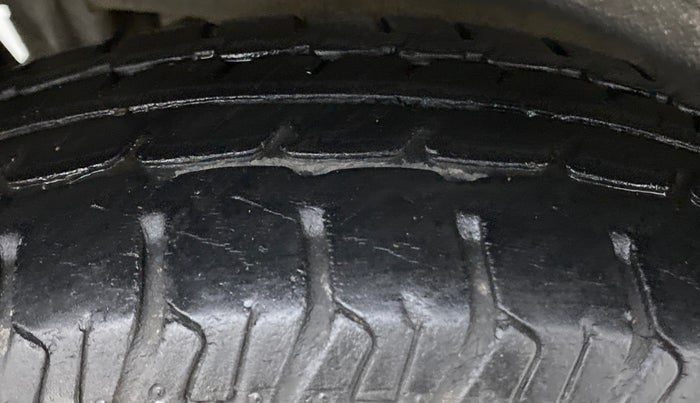 2017 Maruti Wagon R 1.0 LXI CNG, CNG, Manual, 31,759 km, Right Rear Tyre Tread