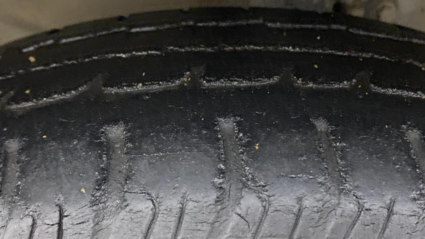 2017 Maruti Wagon R 1.0 LXI CNG, CNG, Manual, 31,759 km, Left Front Tyre Tread