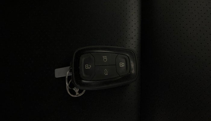 2023 Tata ALTROZ XZ PLUS SUNROOF CNG, CNG, Manual, 13,325 km, Key Close Up