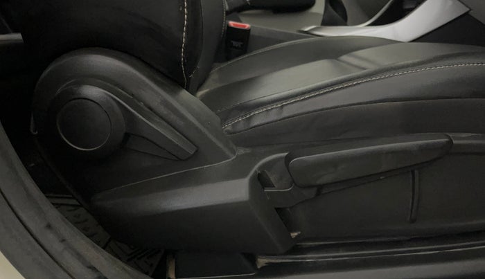 2023 Tata ALTROZ XZ PLUS SUNROOF CNG, CNG, Manual, 13,325 km, Driver Side Adjustment Panel