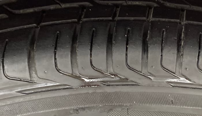 2019 Tata NEXON XZA PLUS PETROL, Petrol, Automatic, 43,479 km, Right Front Tyre Tread