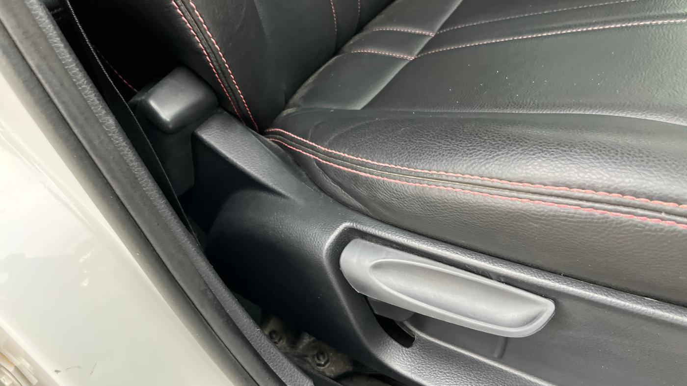2021 Volkswagen Polo HIGHLINE PLUS 1.0, Petrol, Manual, 88,541 km, Driver Side Adjustment Panel