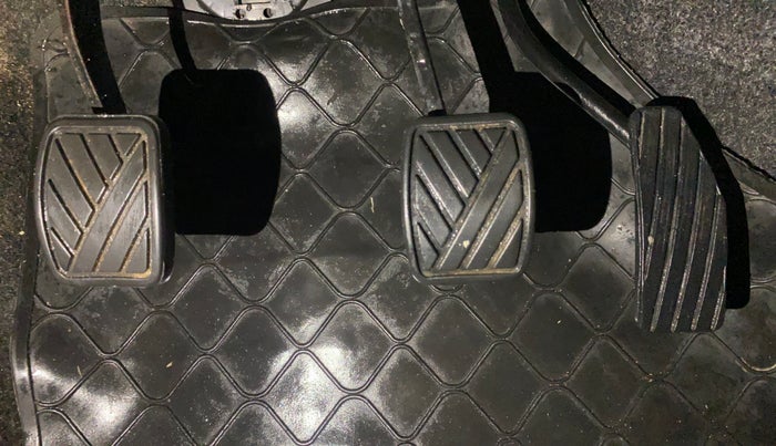 2017 Maruti Wagon R 1.0 VXI, Petrol, Manual, 30,222 km, Pedals