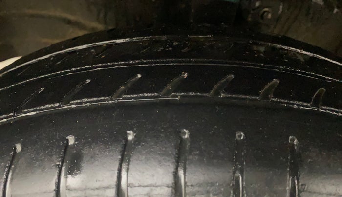 2017 Maruti Wagon R 1.0 VXI, Petrol, Manual, 30,222 km, Left Front Tyre Tread