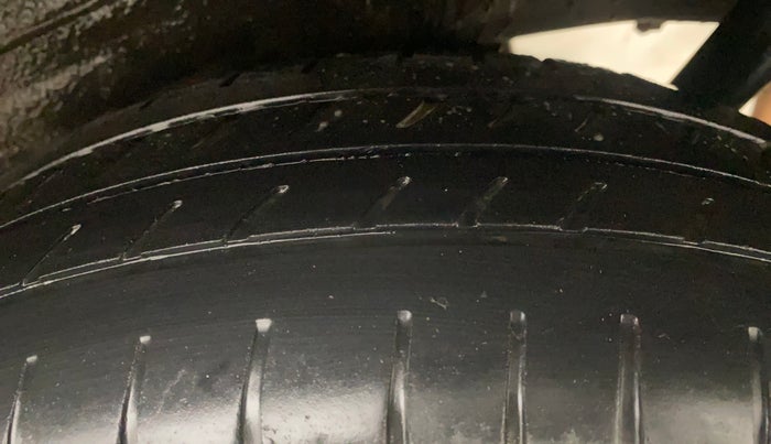 2017 Maruti Wagon R 1.0 VXI, Petrol, Manual, 30,222 km, Left Rear Tyre Tread