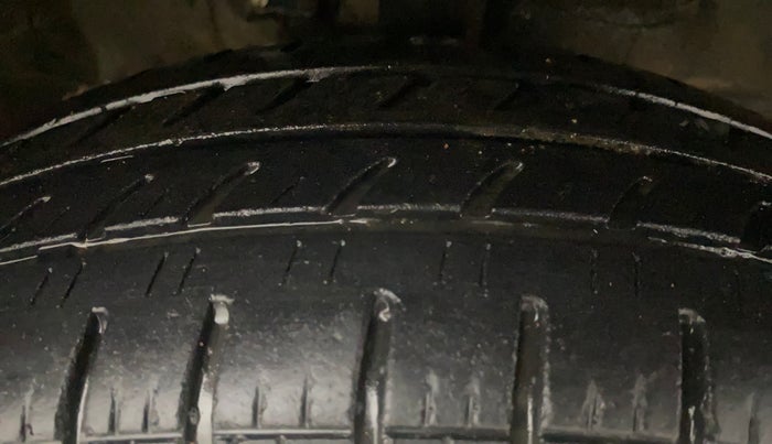 2017 Maruti Wagon R 1.0 VXI, Petrol, Manual, 30,222 km, Right Front Tyre Tread