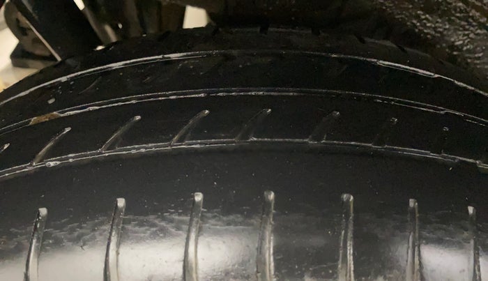 2017 Maruti Wagon R 1.0 VXI, Petrol, Manual, 30,222 km, Right Rear Tyre Tread