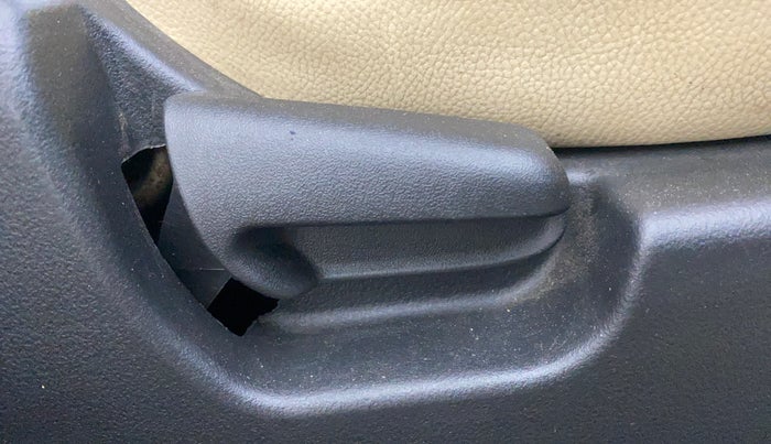 2017 Maruti Wagon R 1.0 VXI, Petrol, Manual, 30,222 km, Driver Side Adjustment Panel