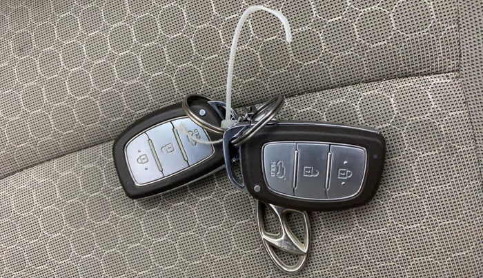 2016 Hyundai Elite i20 ASTA 1.2 (O), Petrol, Manual, 69,228 km, Key Close Up