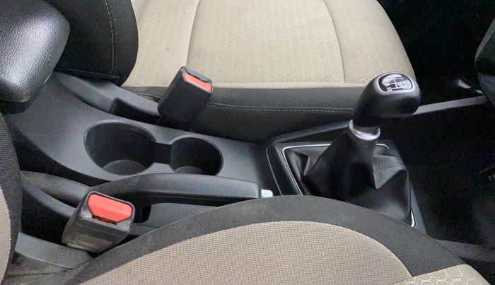 2016 Hyundai Elite i20 ASTA 1.2 (O), Petrol, Manual, 69,228 km, Gear Lever