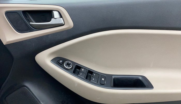 2016 Hyundai Elite i20 ASTA 1.2 (O), Petrol, Manual, 69,228 km, Driver Side Door Panels Control