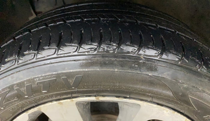 2016 Hyundai Elite i20 ASTA 1.2 (O), Petrol, Manual, 69,228 km, Left Front Tyre Tread