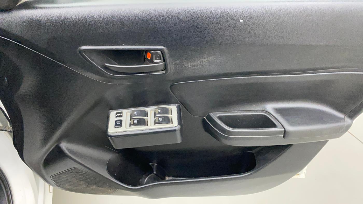 2019 Maruti Swift LXI, CNG, Manual, 1 km, Driver Side Door Panels Control