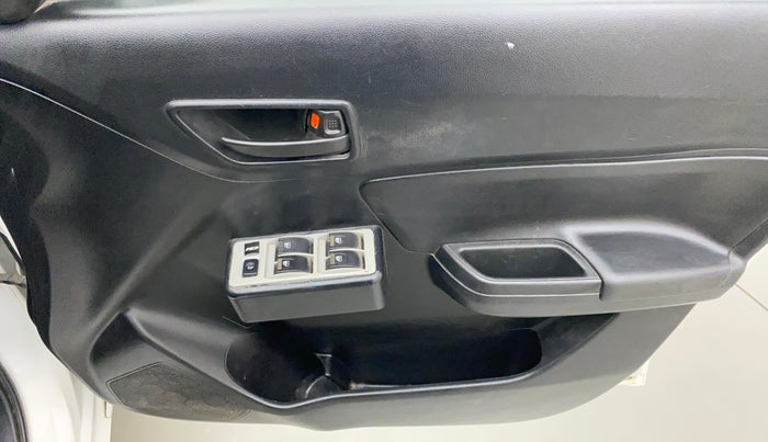 2019 Maruti Swift LXI, CNG, Manual, 1 km, Driver Side Door Panels Control
