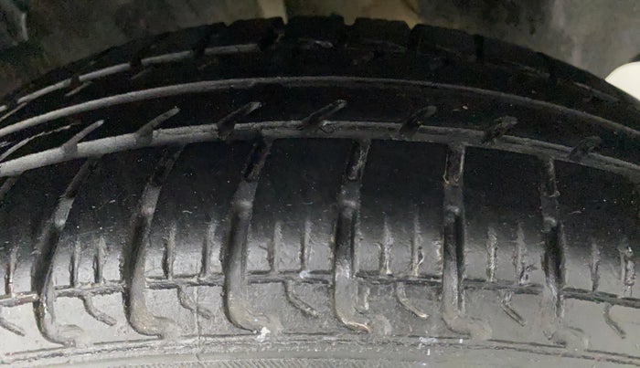 2019 Maruti Swift LXI, CNG, Manual, 1 km, Left Rear Tyre Tread