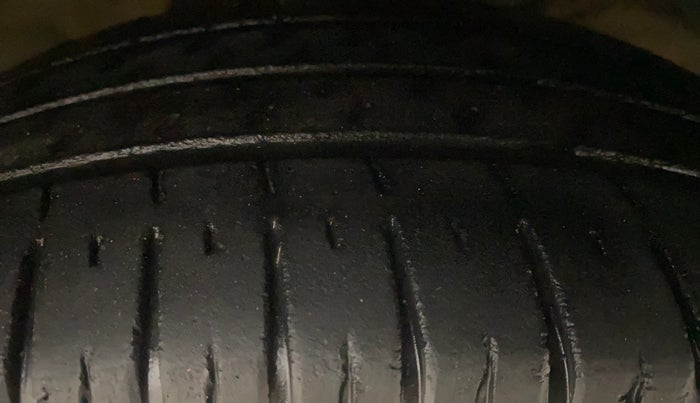 2020 Maruti Dzire ZXI AMT, Petrol, Automatic, 56,523 km, Right Front Tyre Tread