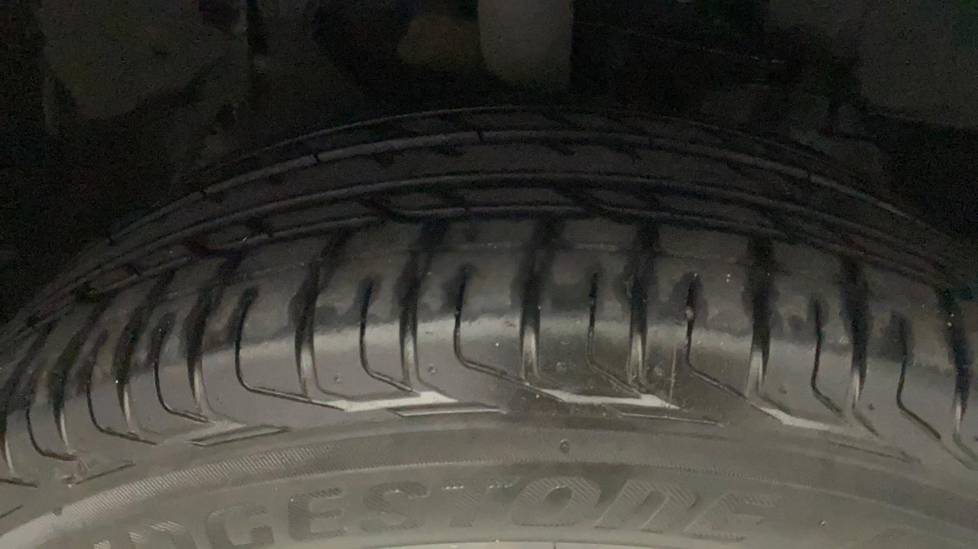 2023 Tata NEXON XMA PLUS SUNROOF PETROL, Petrol, Automatic, 20,466 km, Right Front Tyre Tread