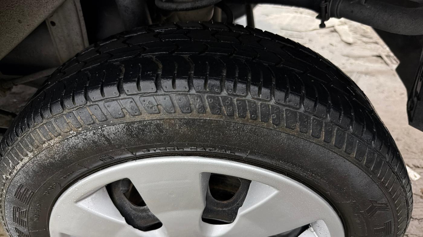 2017 Maruti Alto K10 VXI (O) AMT, Petrol, Automatic, 31,866 km, Left Rear Tyre Tread