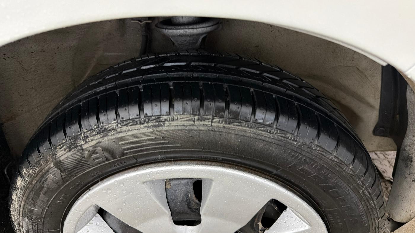 2017 Maruti Alto K10 VXI (O) AMT, Petrol, Automatic, 31,866 km, Right Front Tyre Tread