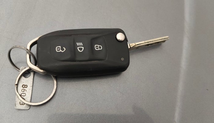 2019 Tata TIGOR XZA PLUS PETROL, CNG, Automatic, 49,058 km, Key Close Up