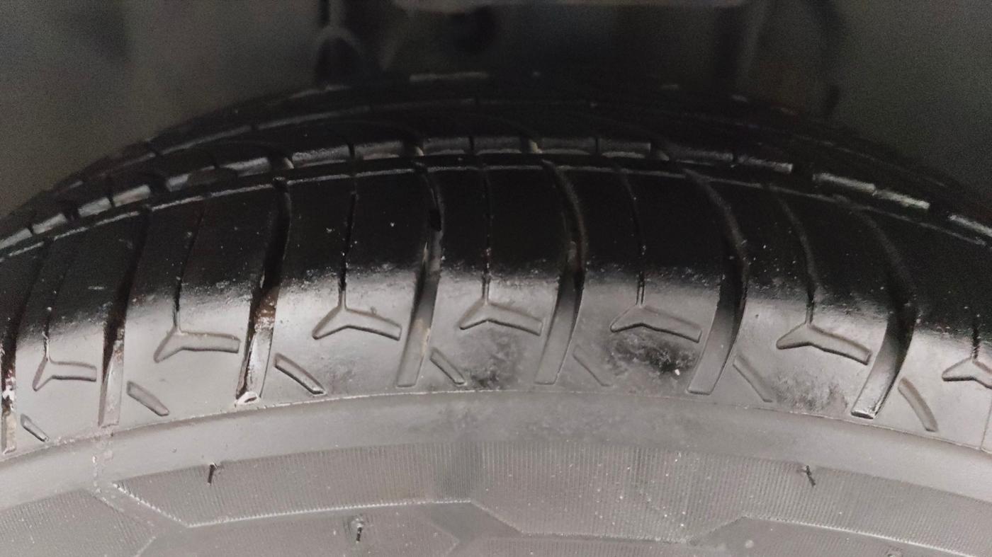 2019 Tata TIGOR XZA PLUS PETROL, CNG, Automatic, 49,058 km, Left Front Tyre Tread