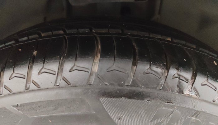 2019 Tata TIGOR XZA PLUS PETROL, CNG, Automatic, 49,058 km, Right Front Tyre Tread