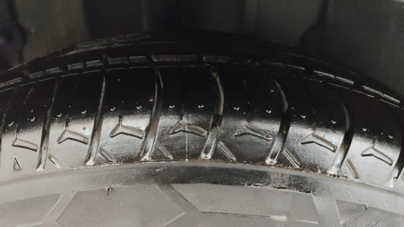 2019 Tata TIGOR XZA PLUS PETROL, CNG, Automatic, 49,058 km, Right Rear Tyre Tread