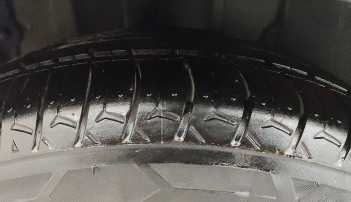 2019 Tata TIGOR XZA PLUS PETROL, CNG, Automatic, 49,058 km, Right Rear Tyre Tread