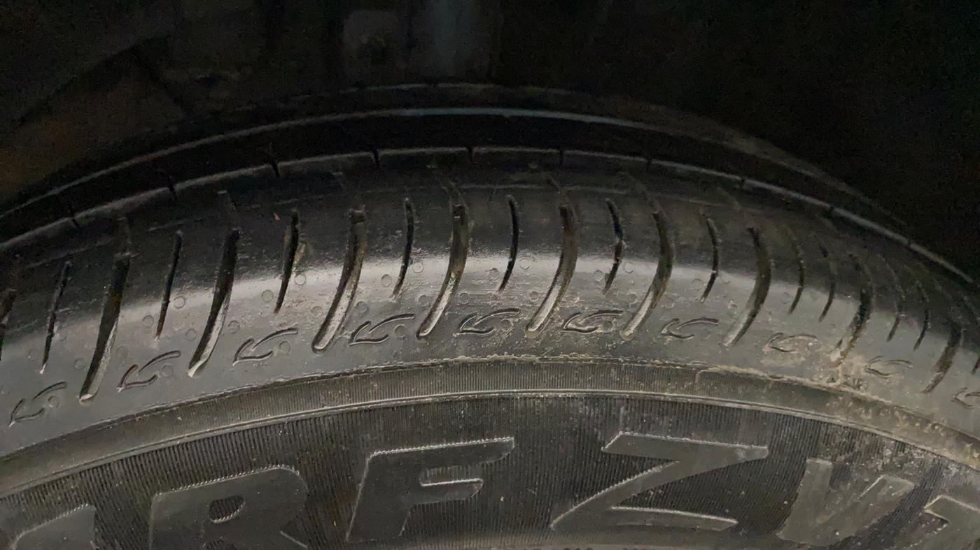 2017 Maruti Baleno DELTA PETROL 1.2, Petrol, Manual, 66,487 km, Left Front Tyre Tread