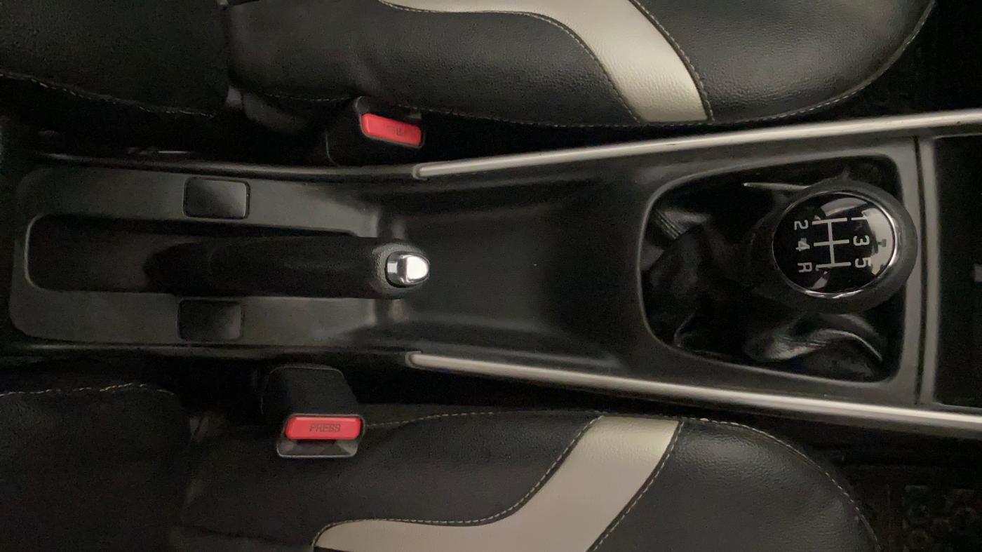 2017 Maruti Baleno DELTA PETROL 1.2, Petrol, Manual, 66,487 km, Gear Lever