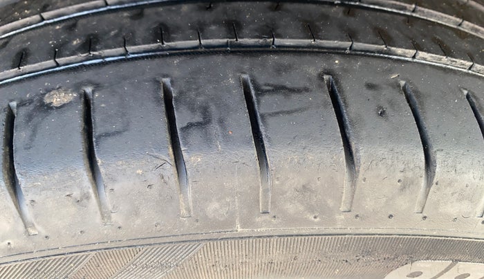 2014 Hyundai Elite i20 SPORTZ 1.2 (O), Petrol, Manual, 32,073 km, Right Rear Tyre Tread