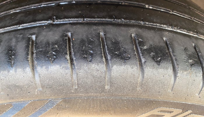 2014 Hyundai Elite i20 SPORTZ 1.2 (O), Petrol, Manual, 32,073 km, Right Front Tyre Tread